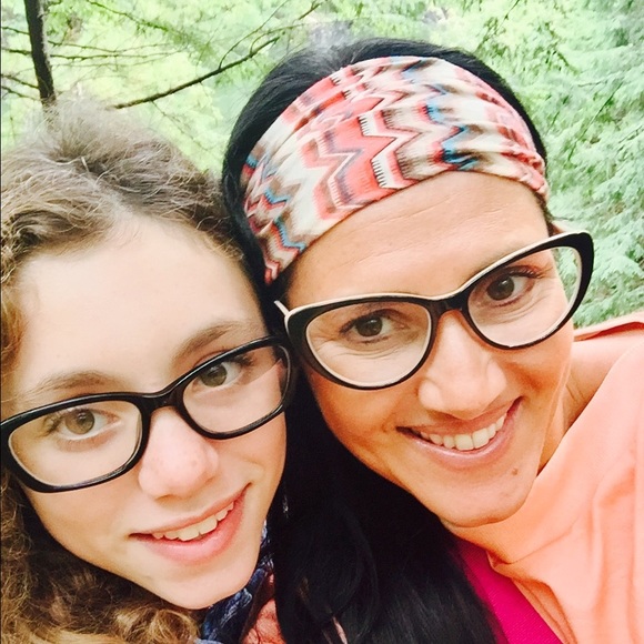 Meet your posher 😄 - Picture 2 of 3