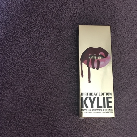 Kylie Jenner Birthday Edition Leo Lipkit