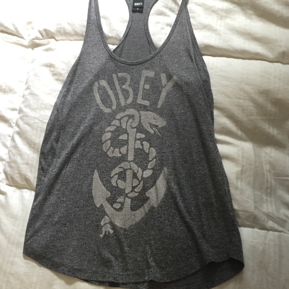 Obey anchored with snake top