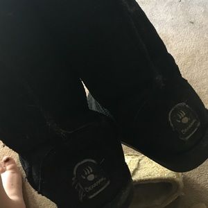 Black bear paw boots ☺️