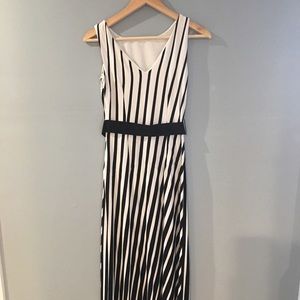 Long dress , white and black stripe