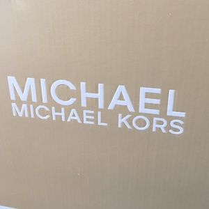 Meet your Posher, Amenah