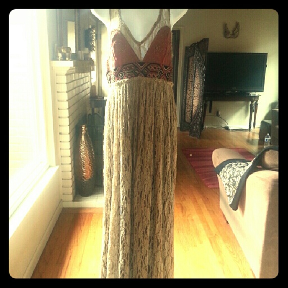 Dress...length 60 in from shoulder, bust 16 in - Picture 1 of 3