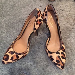 Leopard side out pumps