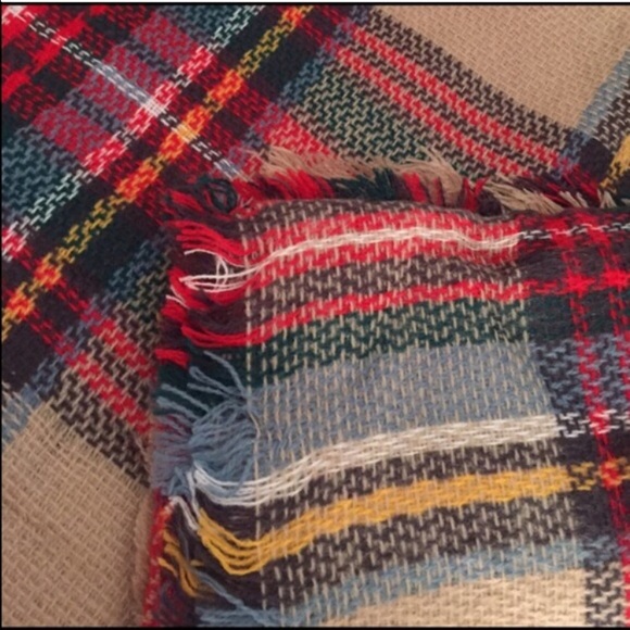 Soft Blanket Scarf tan/red/green - Picture 4 of 4