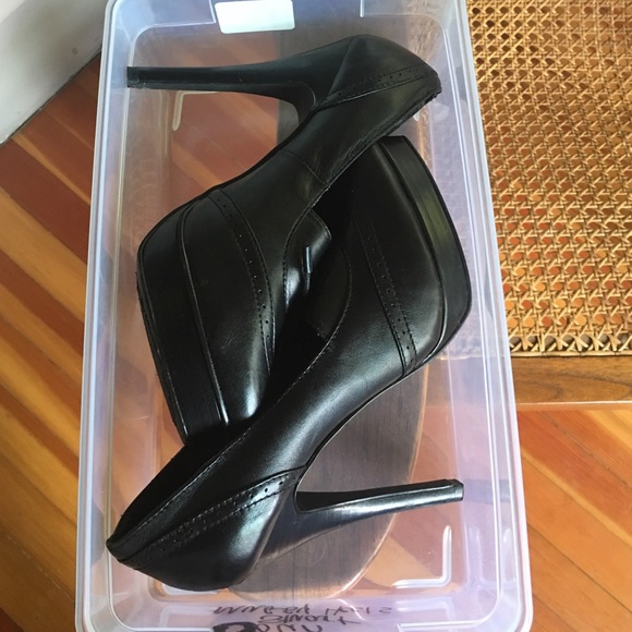 Excellent condition Colin Stuart (Victoria secret) - Picture 1 of 4