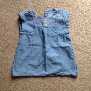 Beautiful blouse ! Carters only worn a few times!