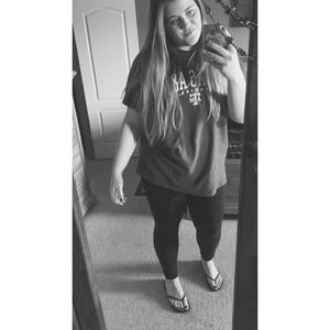 Meet your Posher, Kayla