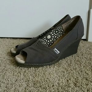 TOM wedges