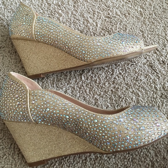 Gold sparkly wedge heels - Picture 4 of 4