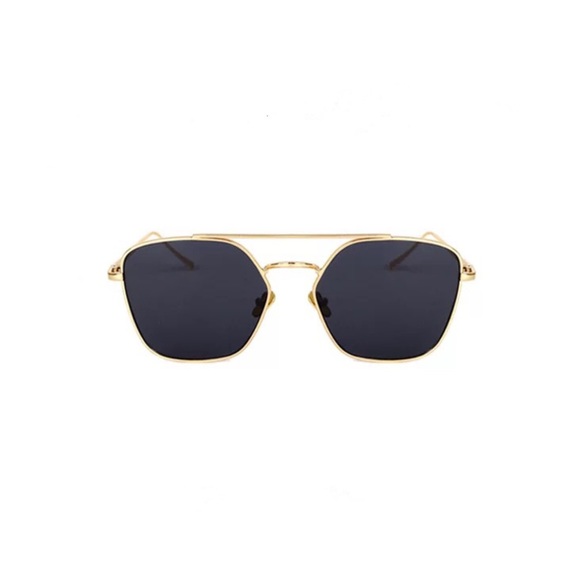 Golden frame black shade sunglasses - Picture 2 of 3