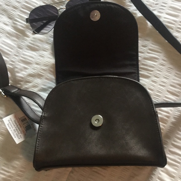 Brown leathercrossbody/shoulder saddle purse - Picture 3 of 4