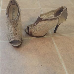 De blossom collection zipper back heel