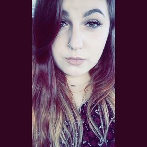 Meet your Posher, Caitlin