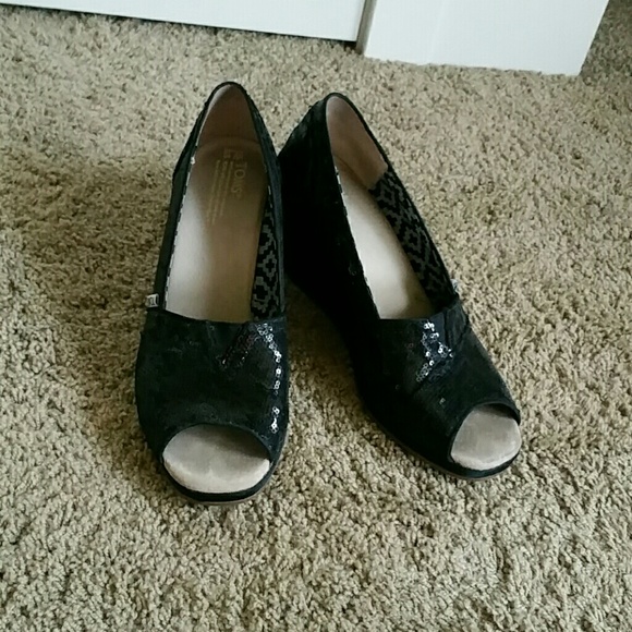 Black sequin TOM wedges