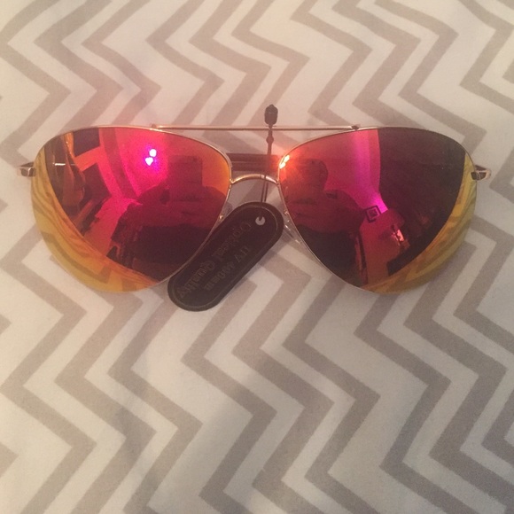 Orange/Red mirrored aviator glasses 😎 - Picture 3 of 3