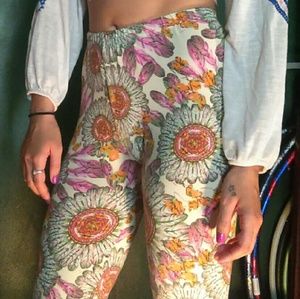 Cream Colored Sunflower Leggings Soft size M