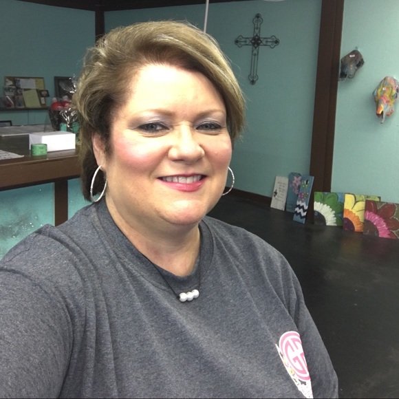 Meet your Posher, Polly