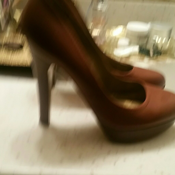 Real Leather/Real Guess Shoes - Picture 2 of 4