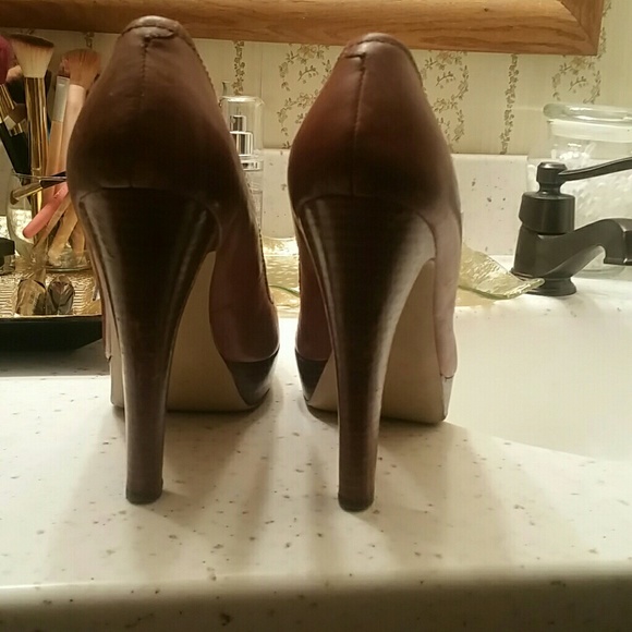 Real Leather/Real Guess Shoes - Picture 3 of 4