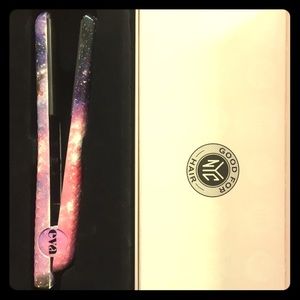 NEW! Eva NYC healthy heat ceramic styling iron