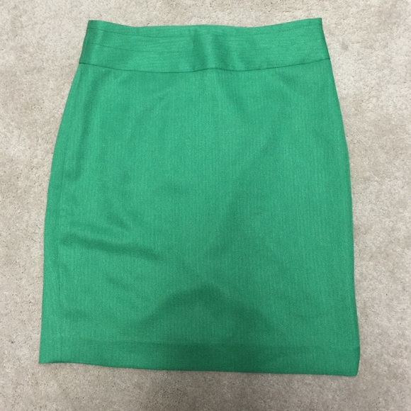 Limited skirt