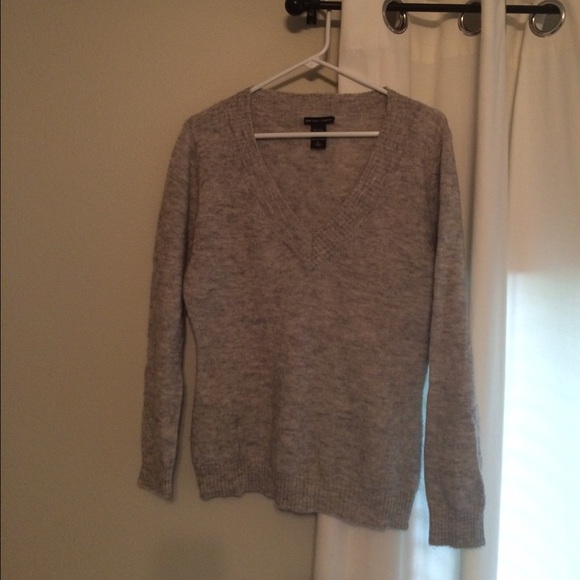 Great basic gray sweater - Picture 4 of 4