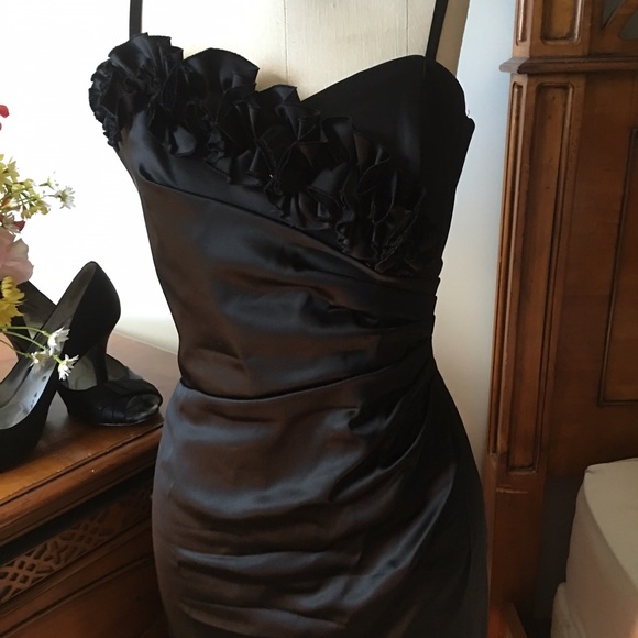 WHBM Ruffle Cocktail dress - Picture 3 of 4
