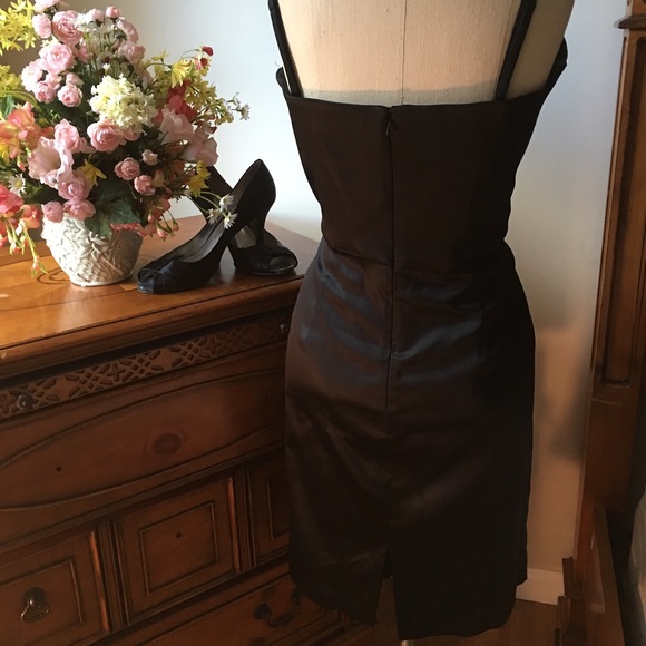 WHBM Ruffle Cocktail dress - Picture 4 of 4