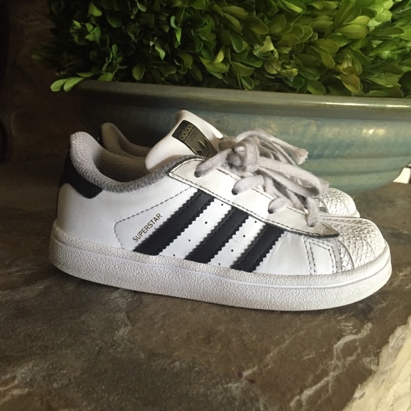 White/Black toddlers Superstar Adidas