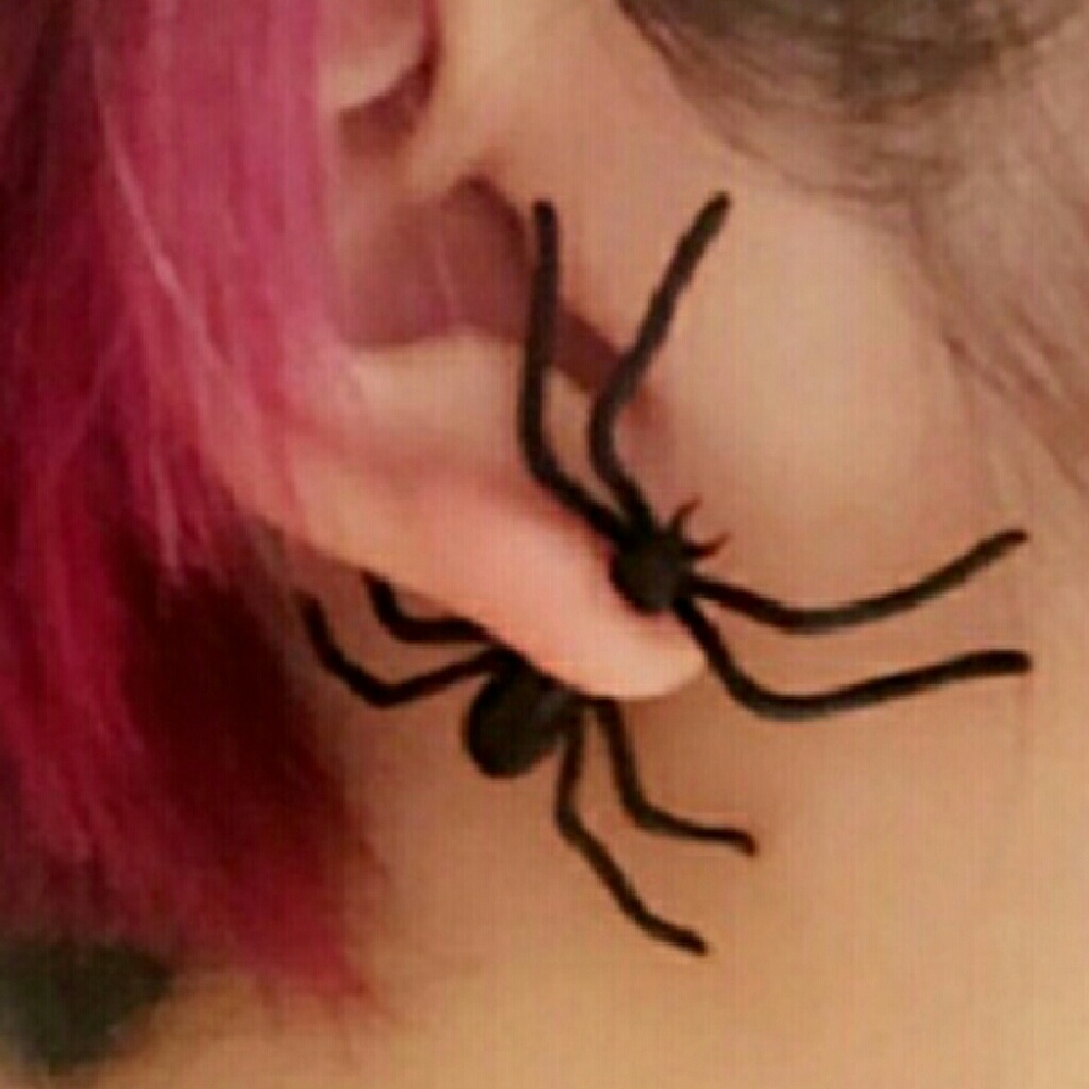 Spider Double Sided Earrings - Picture 2 of 3