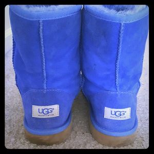 Classic short blue UGGs