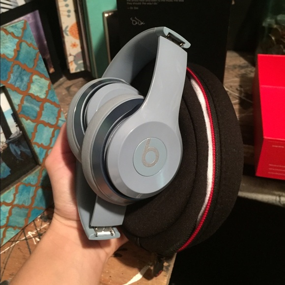 Gray Solo2 Beats