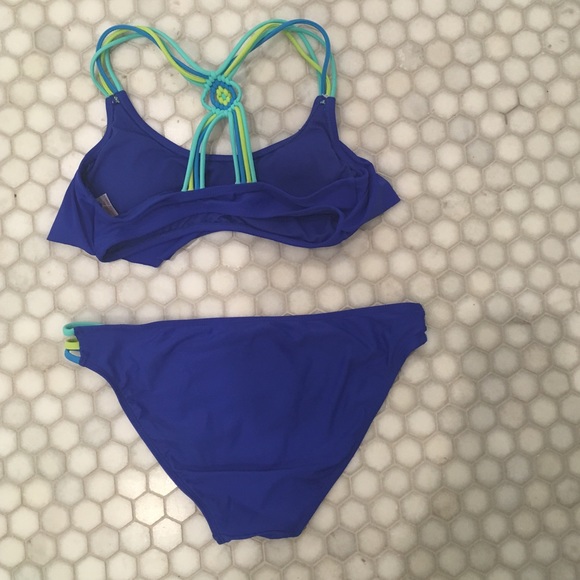 Never worn bathing suit (Size s top and L bottom) - Picture 2 of 2