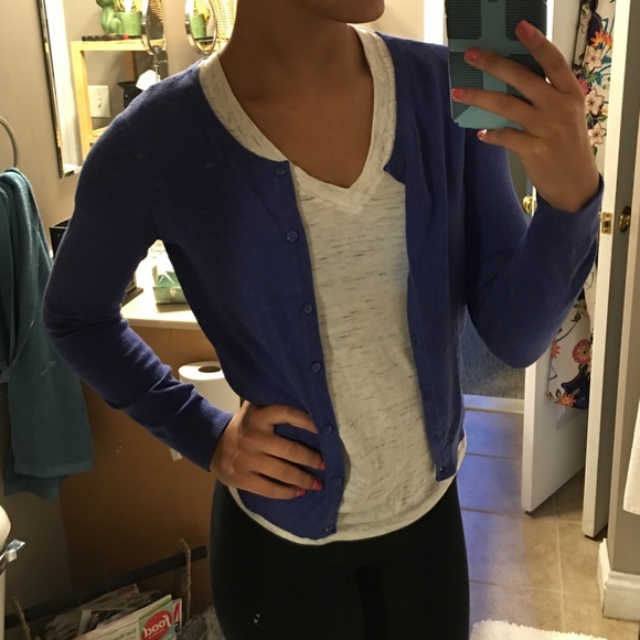 ❤️SOLD❤️Cardigan bundle! - Picture 3 of 4