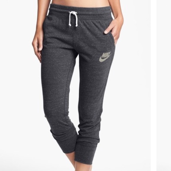 Nike Pants - Nike Gym Vintage Capri Pant
