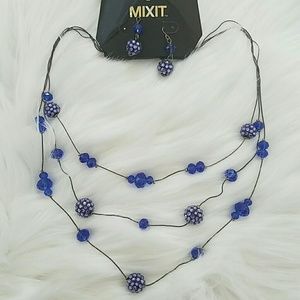 NWT blue rhinestones drop earrings + necklace set