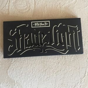 Kat Von D shade to light palette