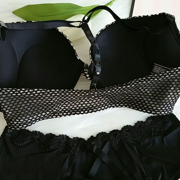 Victoria Secret Bombshell ADDS 2 CUP Bra Set. NWT. - Picture 3 of 4