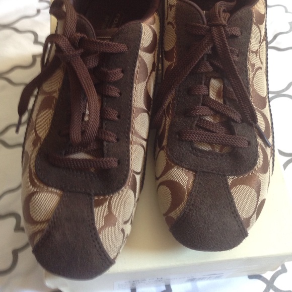 Coach shoe - Picture 2 of 4