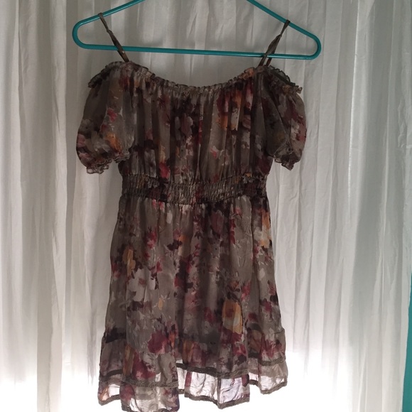 Fall Blouse 🍂 - Picture 3 of 4