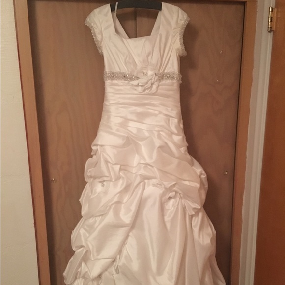 Wedding dress size 8