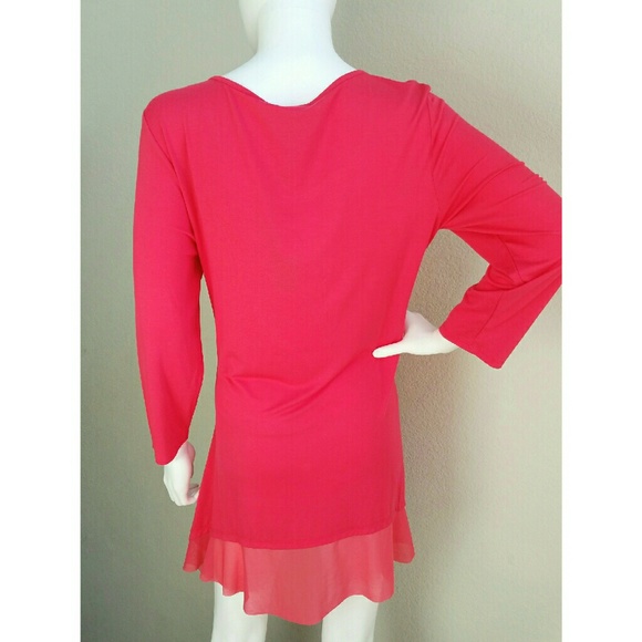 Quarter Length Sleeve Coral Top - Picture 2 of 3