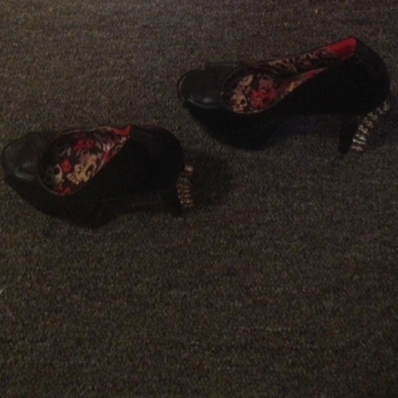 👜👜Black Spiked Heel - Picture 3 of 5