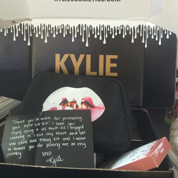 Kylie cosmetics makeup bag.... Limited edition!!!