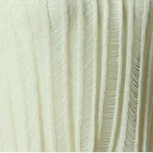 🔷️Adorable Textured Detailed Top🔷️ - Picture 3 of 3