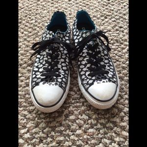 ❗️FINAL PRICE❗️Black & White Converse