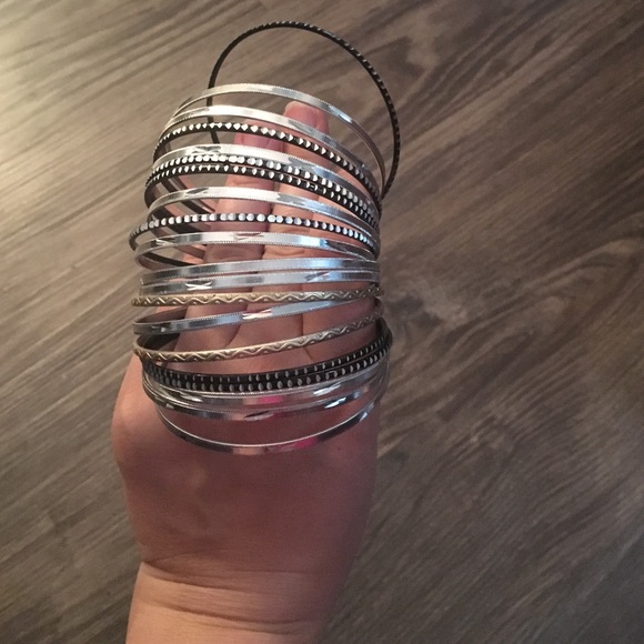 BANGLES - Picture 2 of 2