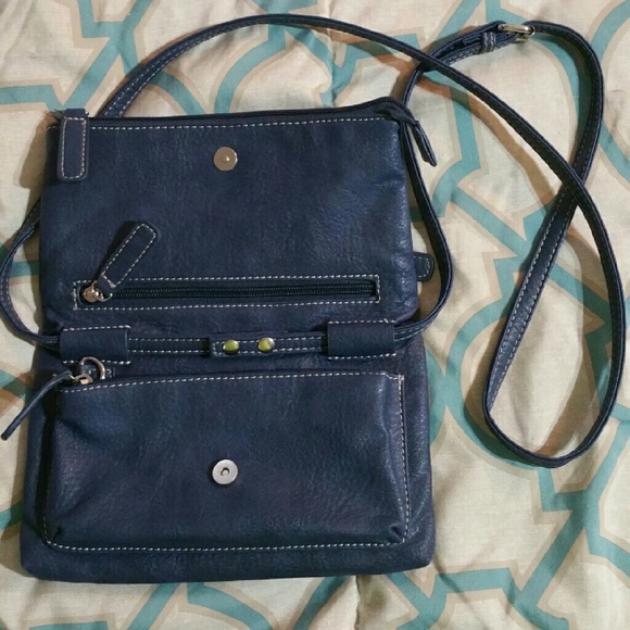 Kennett Cole Reaction Purse/Clutch - Picture 2 of 3