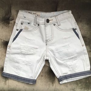 Distressed denim short